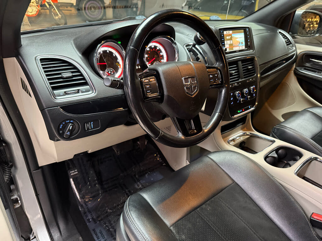 Used 2018 Dodge Grand Caravan SXT FWD image 9