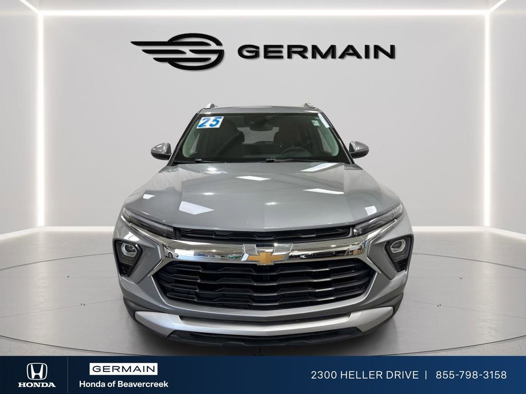 Used 2025 Chevrolet TrailBlazer LT AWD/4WD image 4