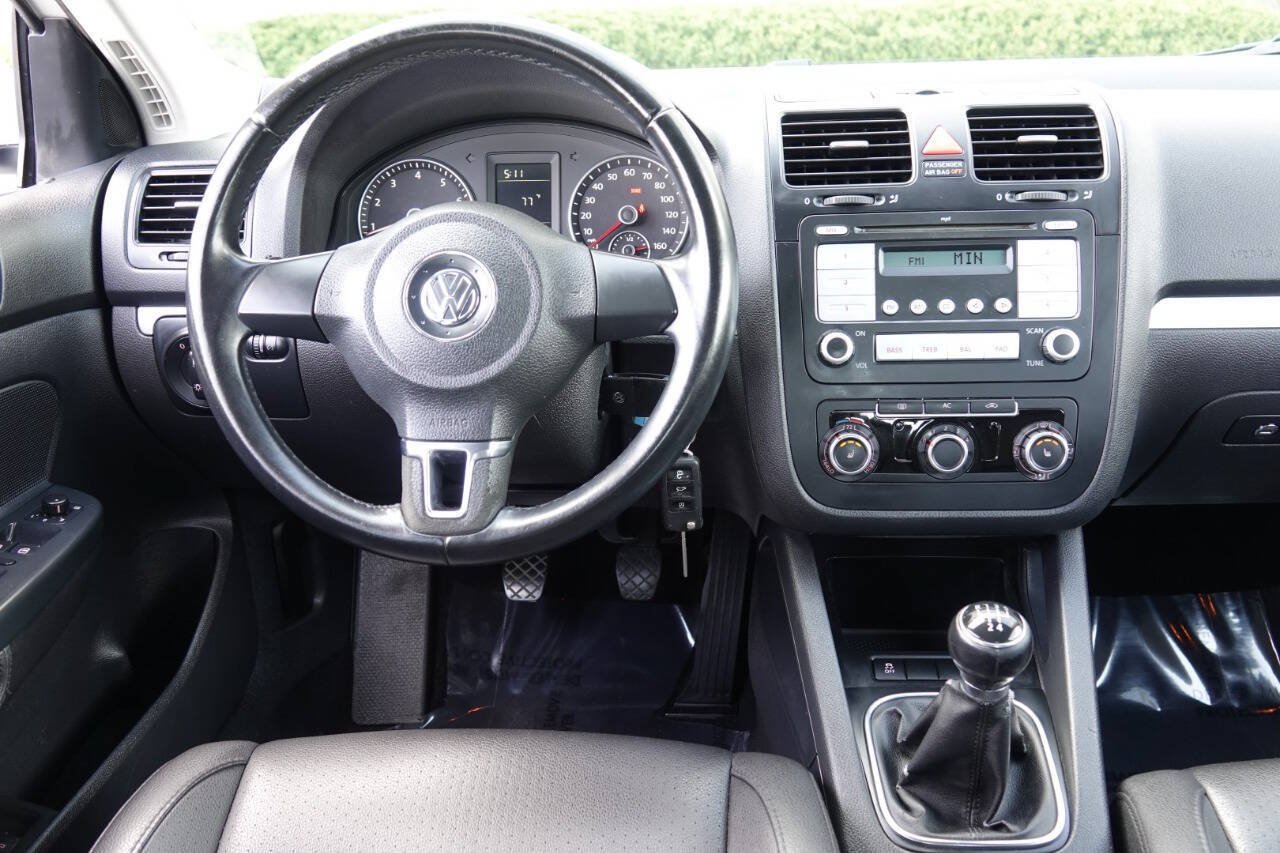 Used 2010 Volkswagen Jetta Limited Edition FWD image 86