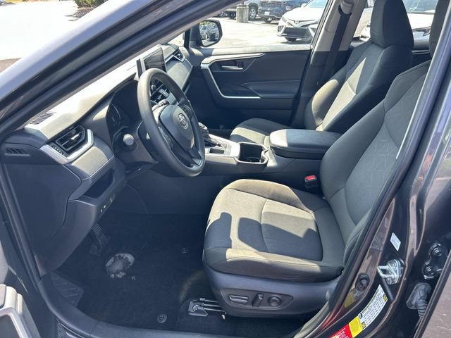 Used 2025 Toyota RAV4 XLE FWD image 21