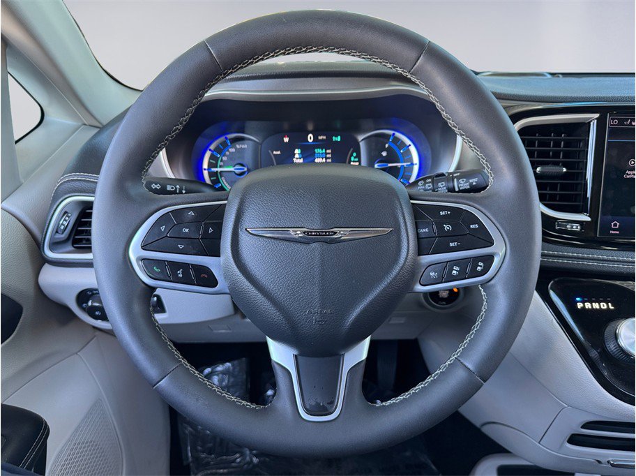 Used 2022 Chrysler Pacifica Touring-L FWD image 13