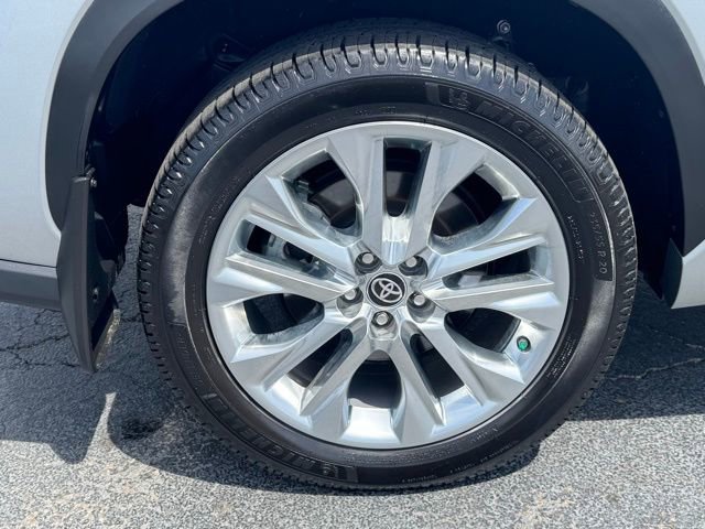 Used 2023 Toyota Highlander Limited image 6