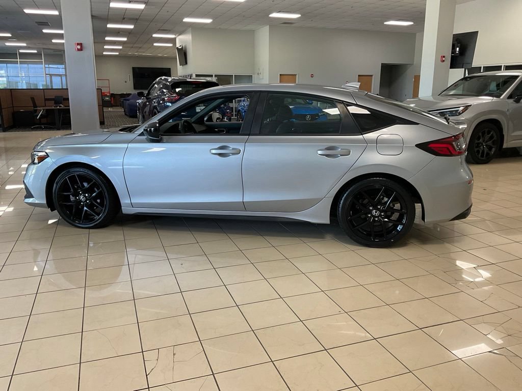 Used 2023 Honda Civic Sport image 5