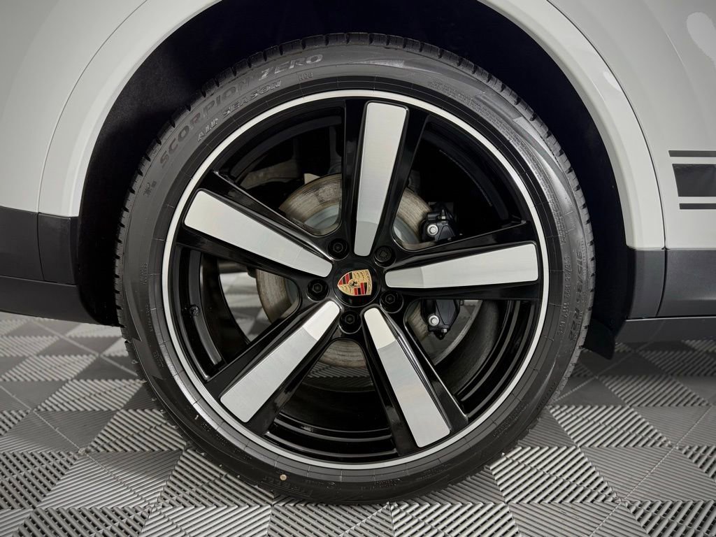 New 2026 Porsche Cayenne Coupe AWD/4WD image 15