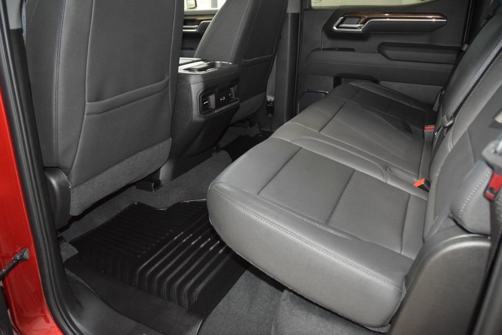Used 2025 Chevrolet Silverado 1500 RST AWD/4WD image 44