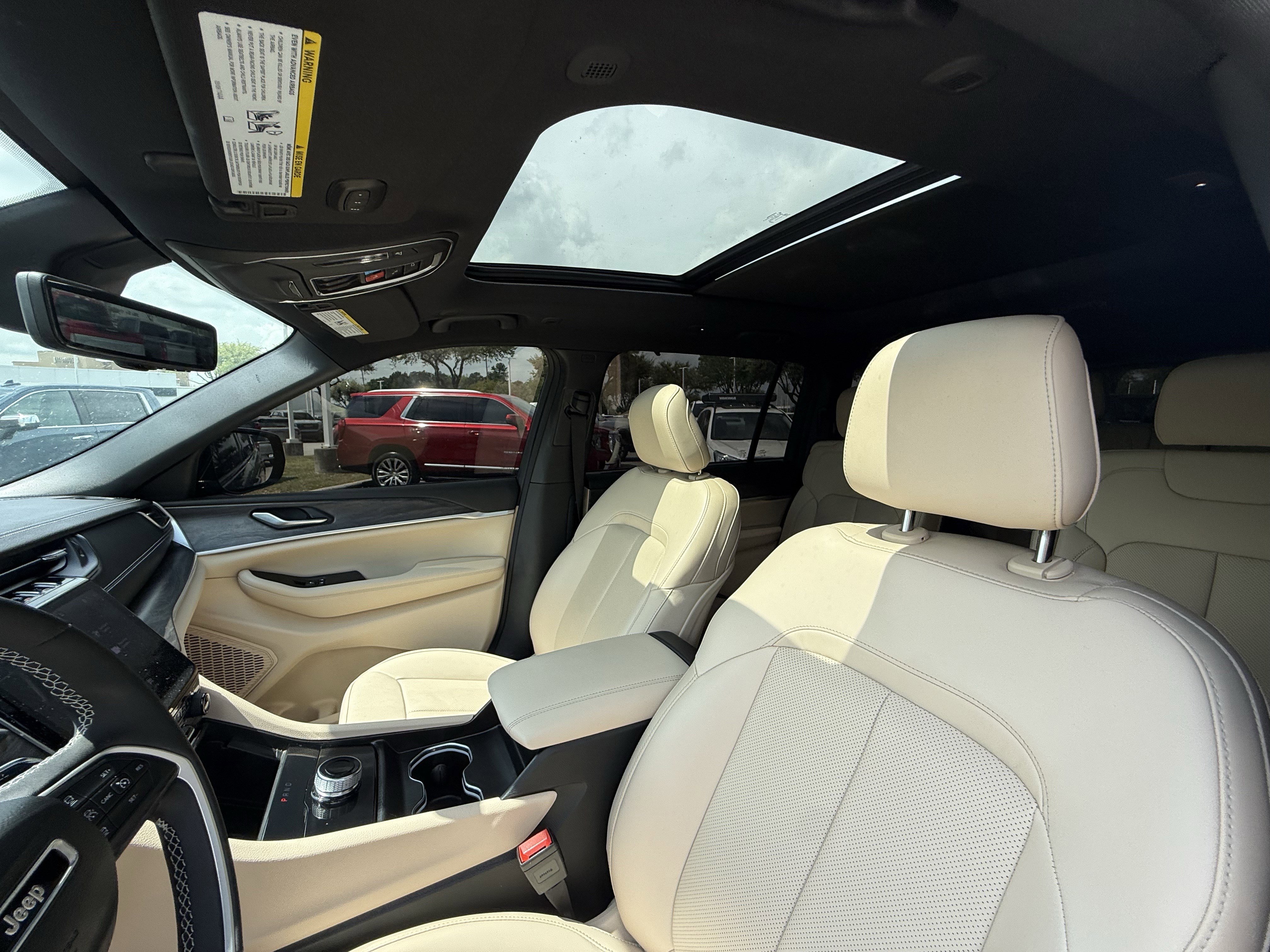 Used 2024 Jeep Grand Cherokee L Limited w/ Luxury Tech Group II image 27