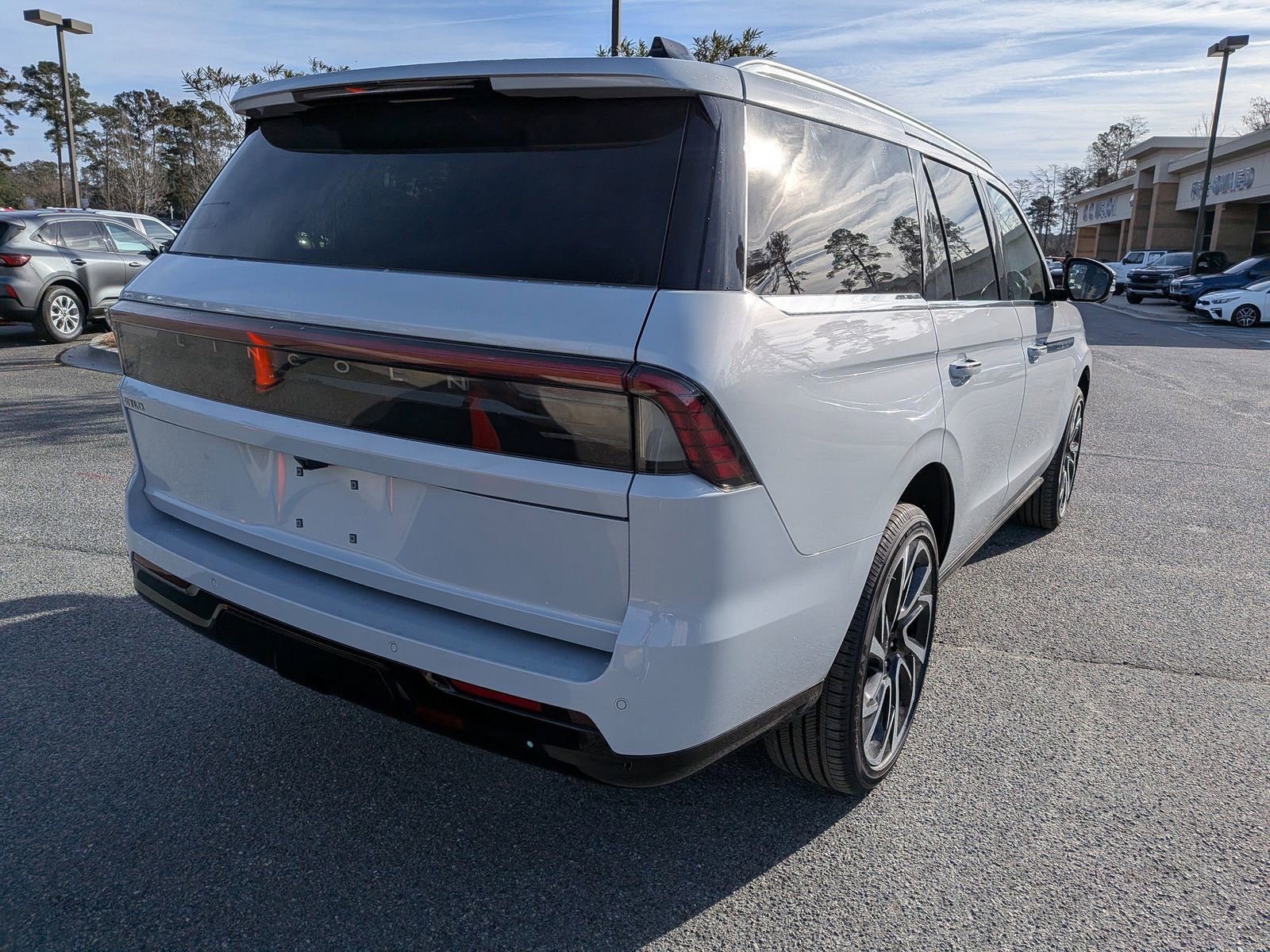 New 2026 Lincoln Navigator Reserve image 3