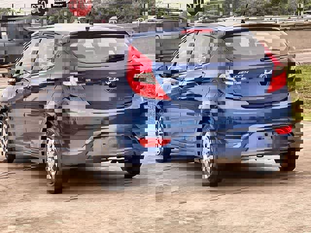 Used 2015 Hyundai Accent GS FWD image 5