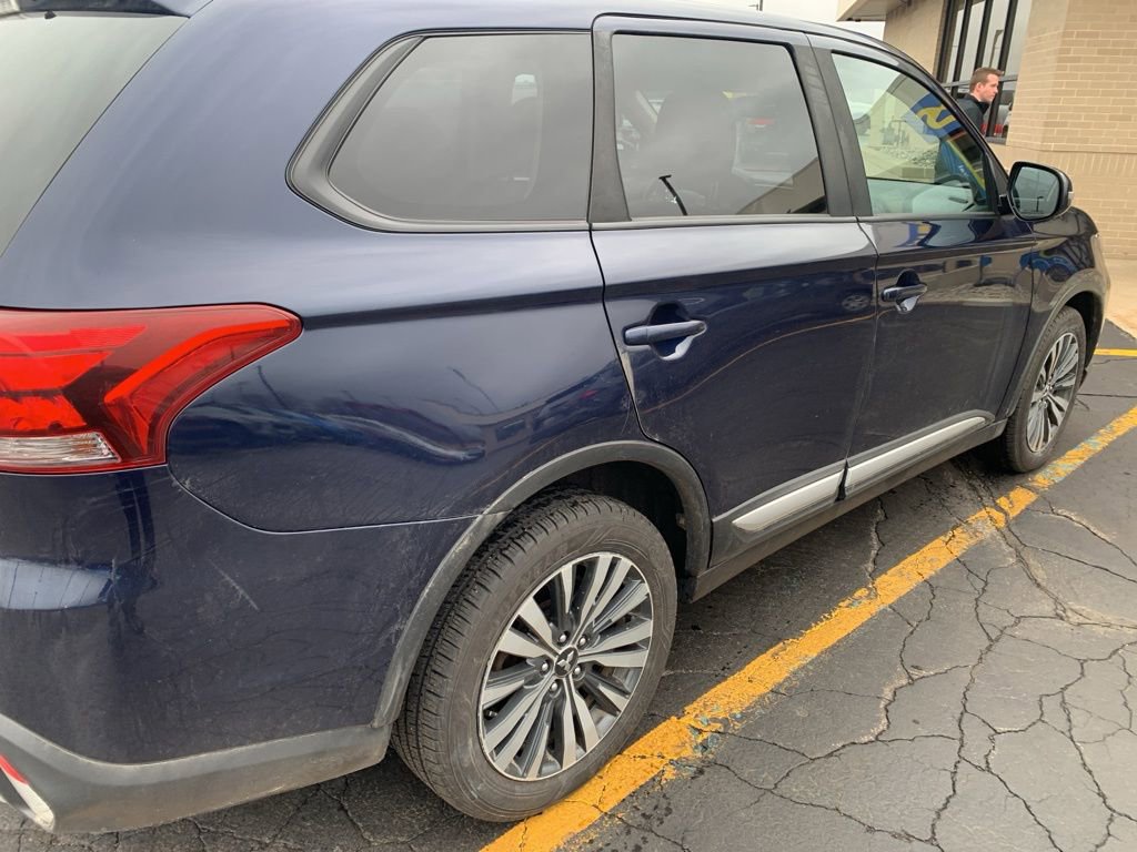 Used 2020 Mitsubishi Outlander SE image 5