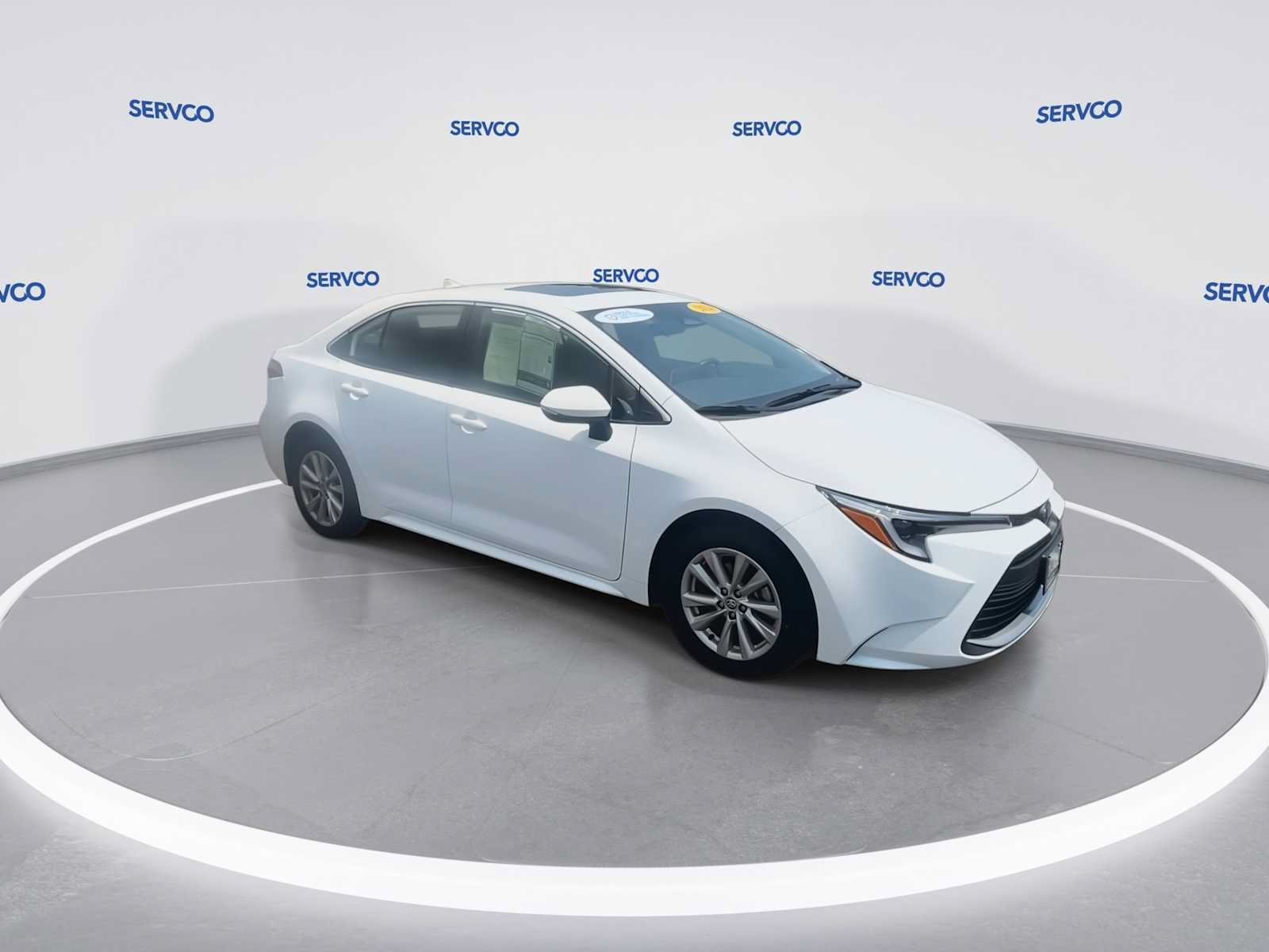 Used 2024 Toyota Corolla XLE FWD image 2
