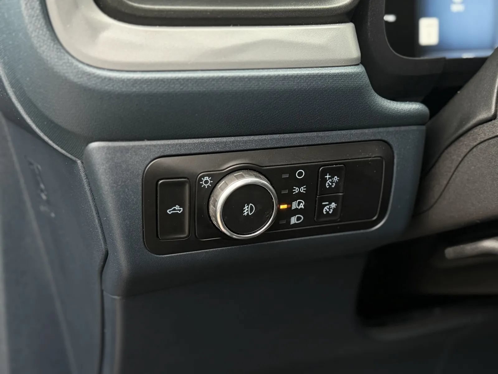 Used 2025 Ford Maverick Lobo AWD/4WD image 26
