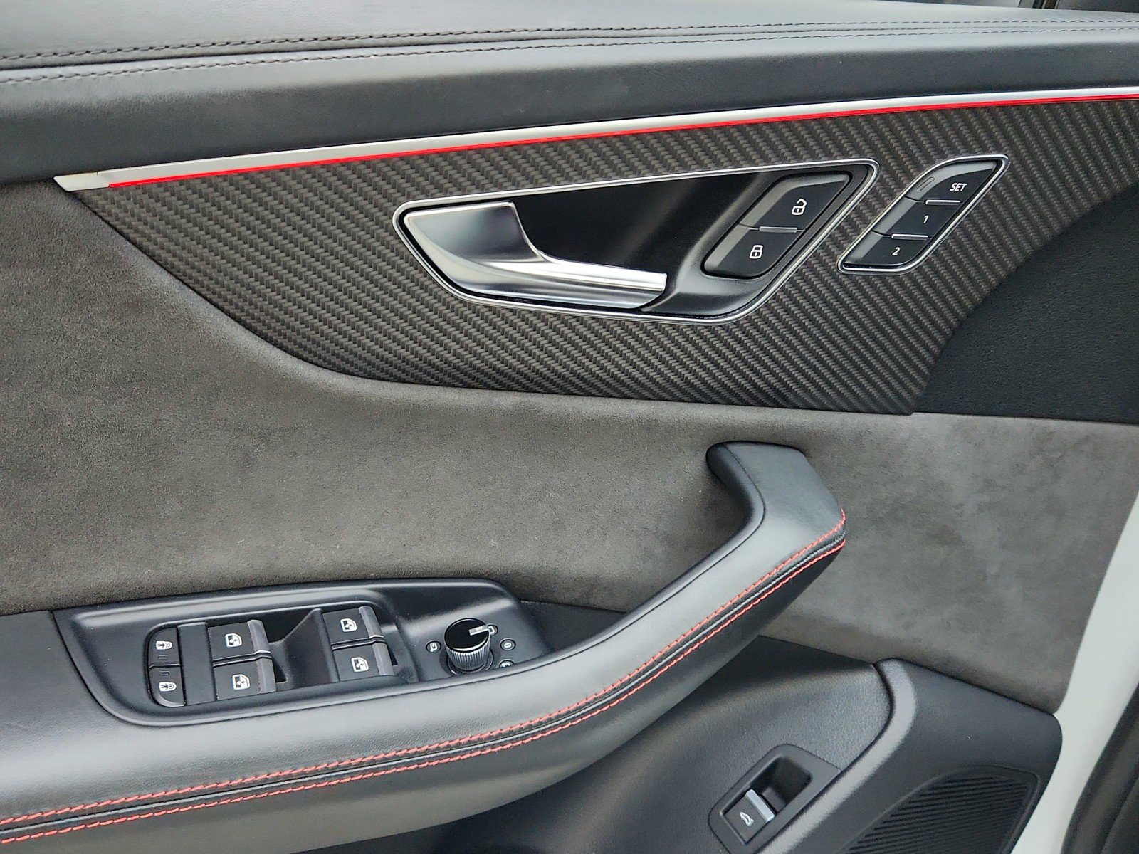 Used 2022 Audi RS Q8 w/ Luxury Package image 25