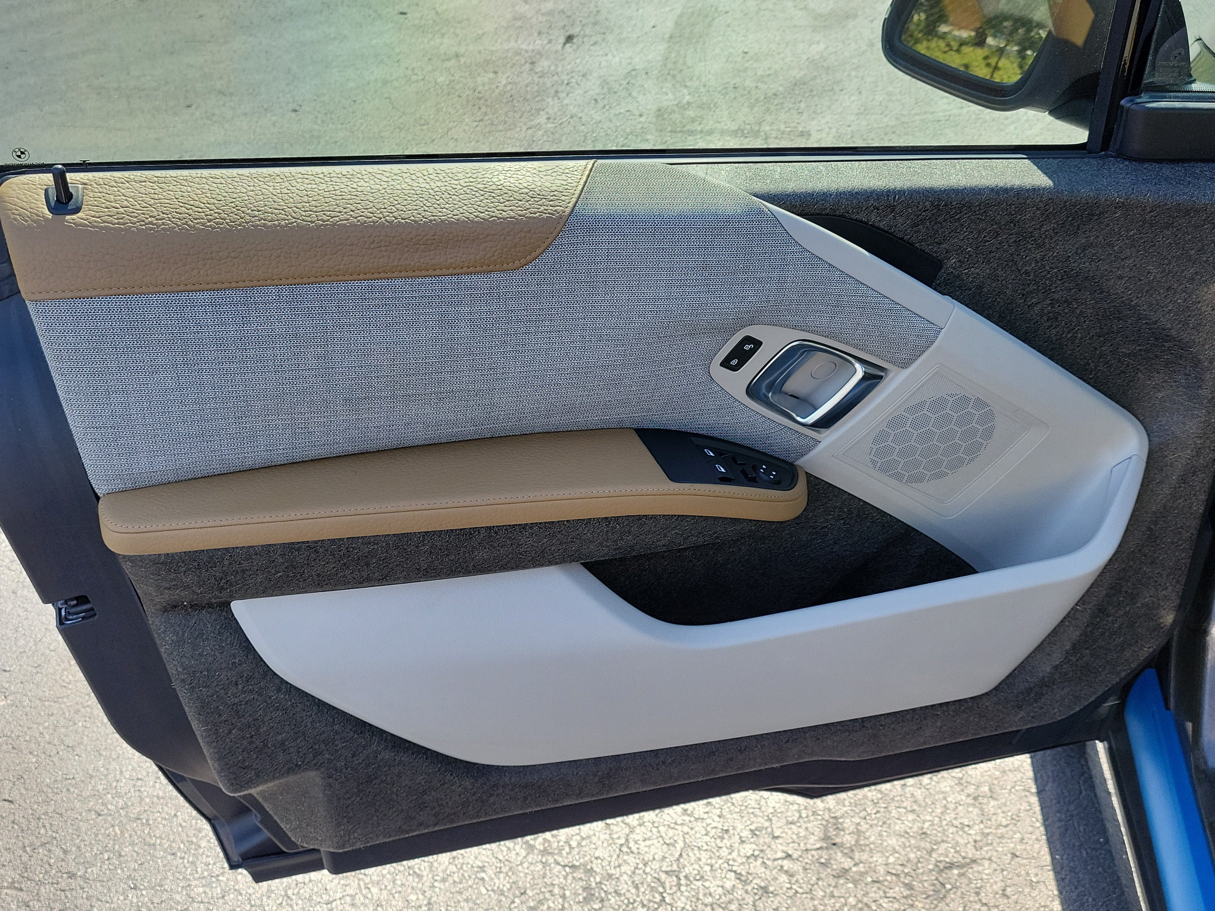 Used 2015 BMW i3 w/ Range Extender RWD image 16