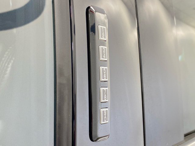 Certified 2024 Ford F250 Platinum AWD/4WD image 15