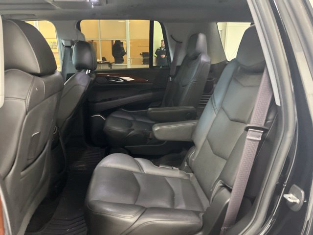 Used 2017 Cadillac Escalade Premium Luxury RWD image 8