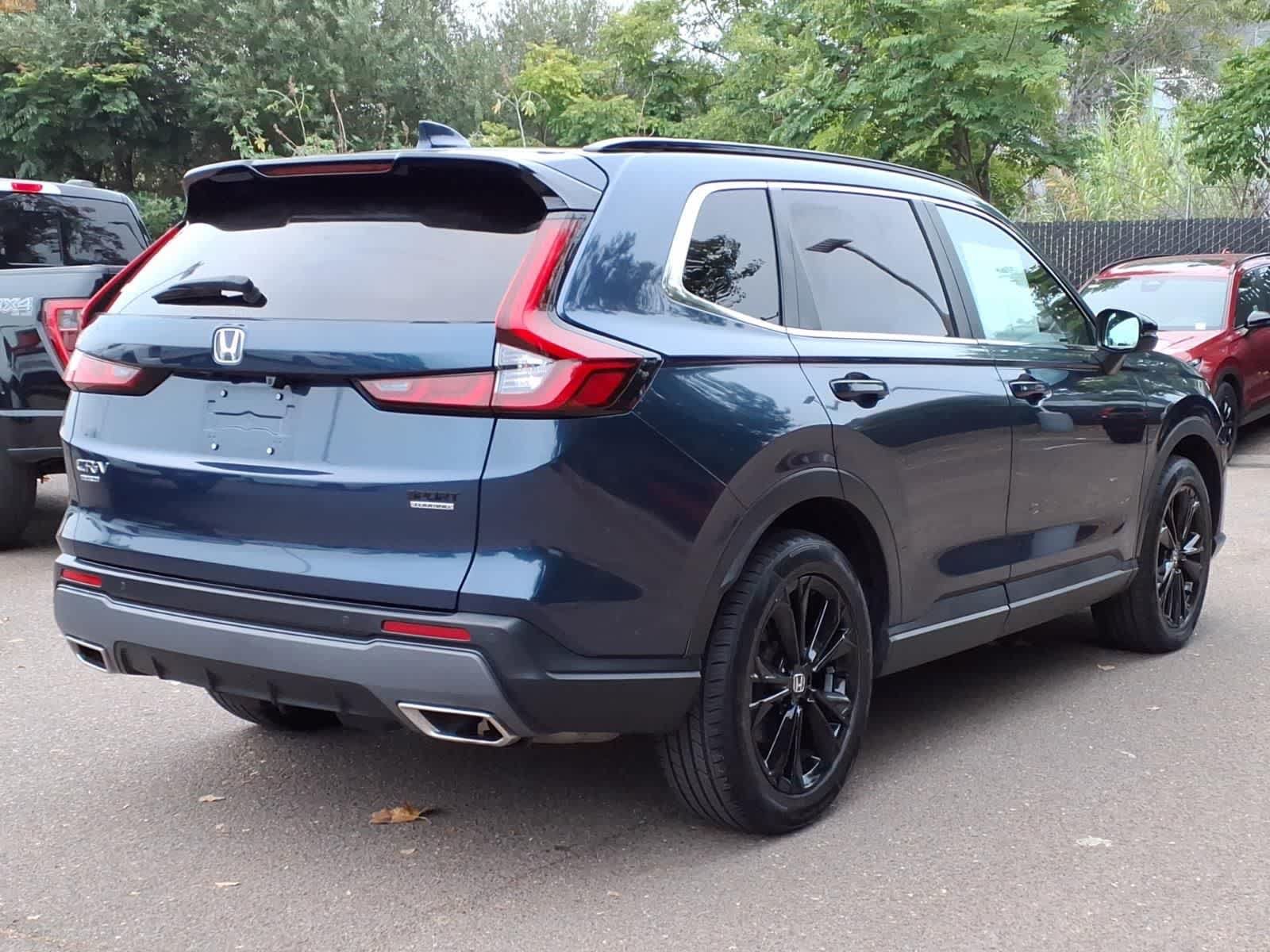 Certified 2025 Honda CR-V Sport Touring image 4