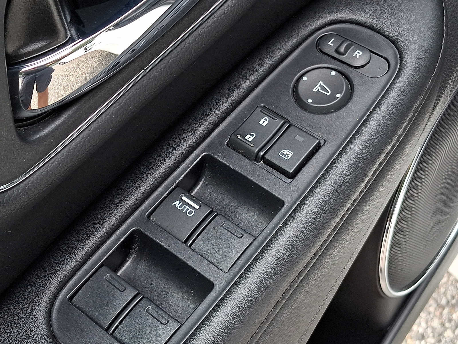 Used 2019 Honda HR-V Touring image 24