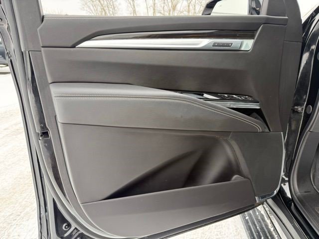 Certified 2025 Cadillac Escalade Premium Luxury image 13