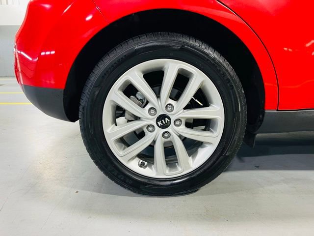 Used 2019 Kia Soul + FWD image 10