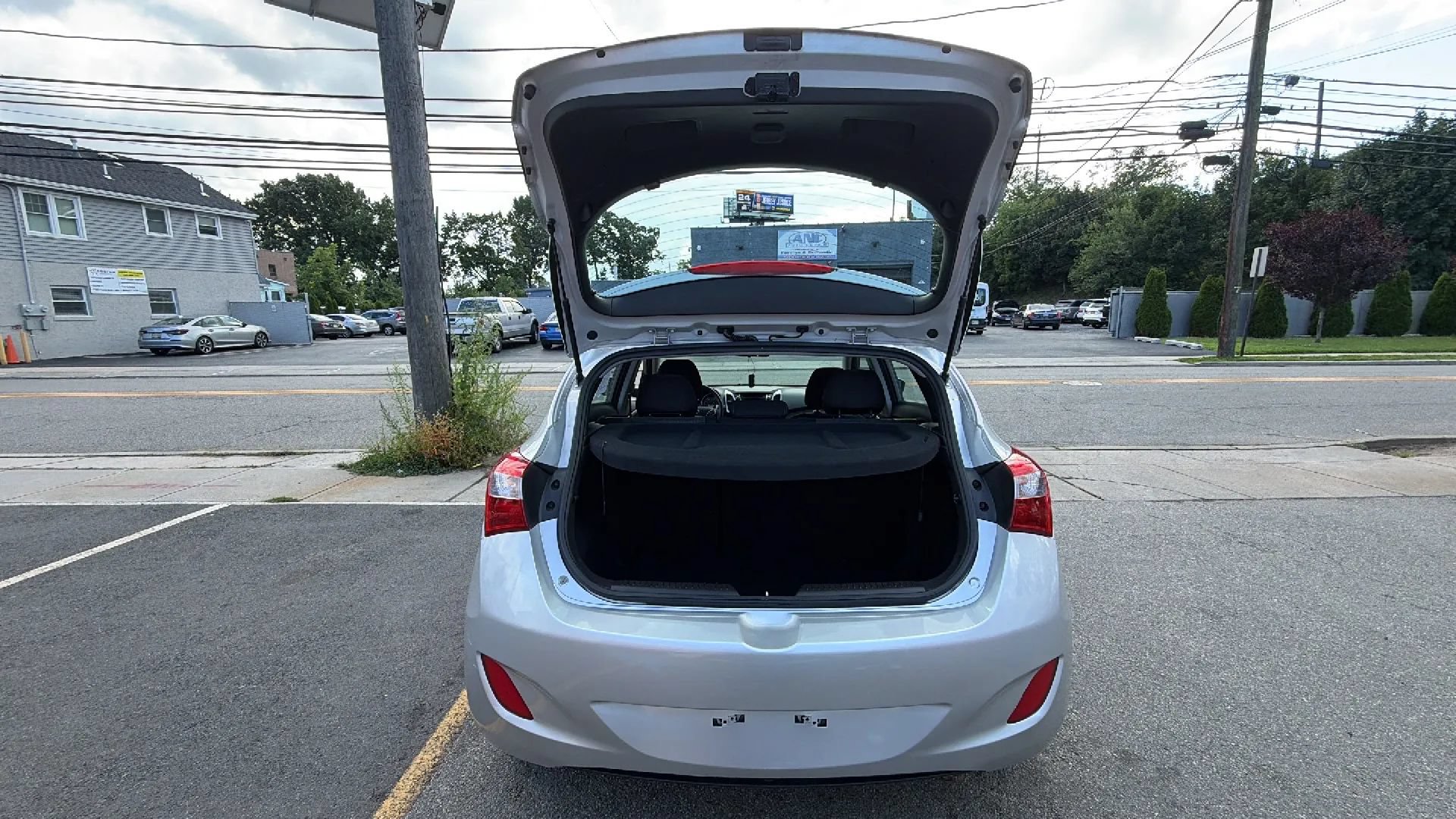 Used 2017 Hyundai Elantra GT FWD image 27