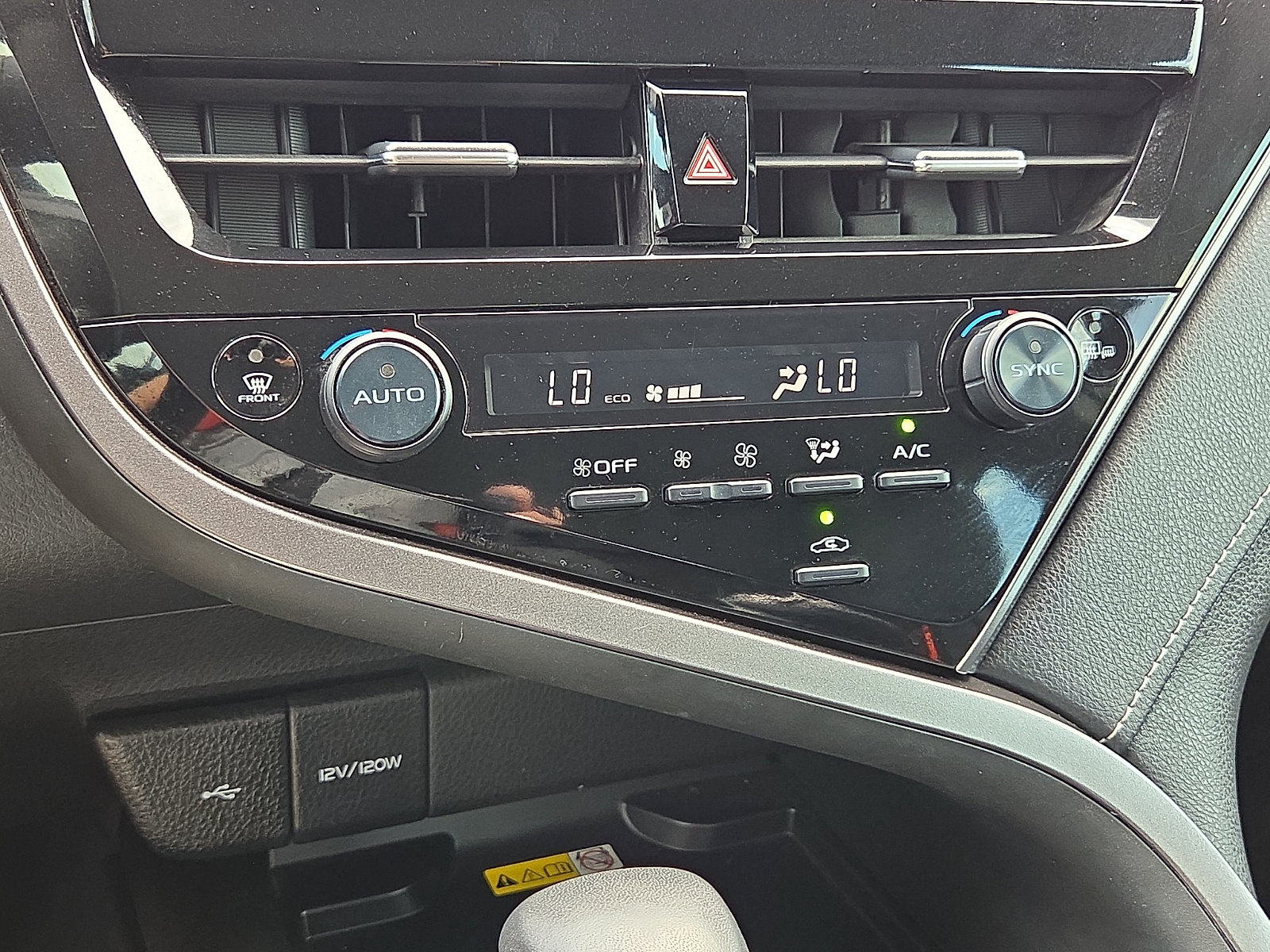 Used 2024 Toyota Camry XSE FWD image 18