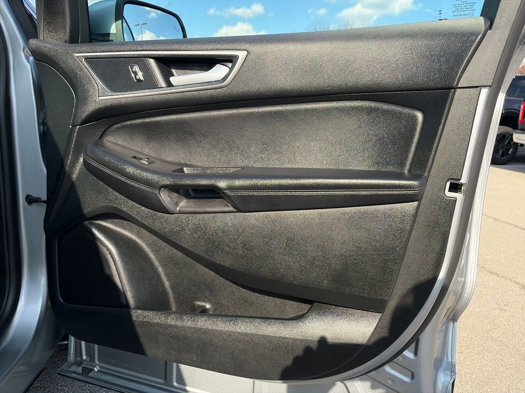 Used 2024 Ford Edge SEL w/ Convenience Package image 9