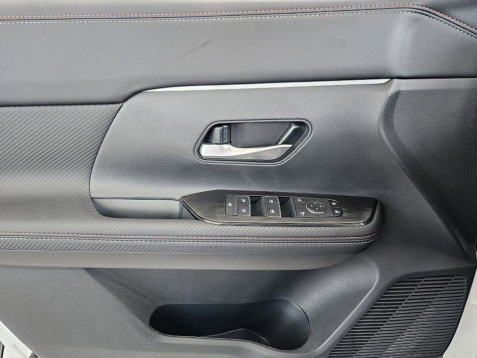 New 2026 Nissan Kicks SR w/ Cold Weather Package image 31