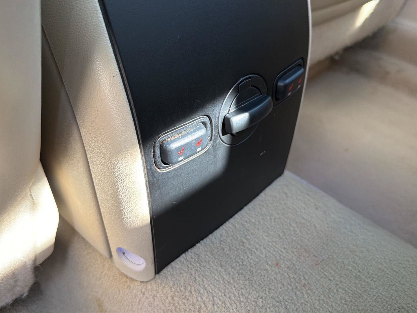 Used 2010 Lincoln MKS FWD image 12