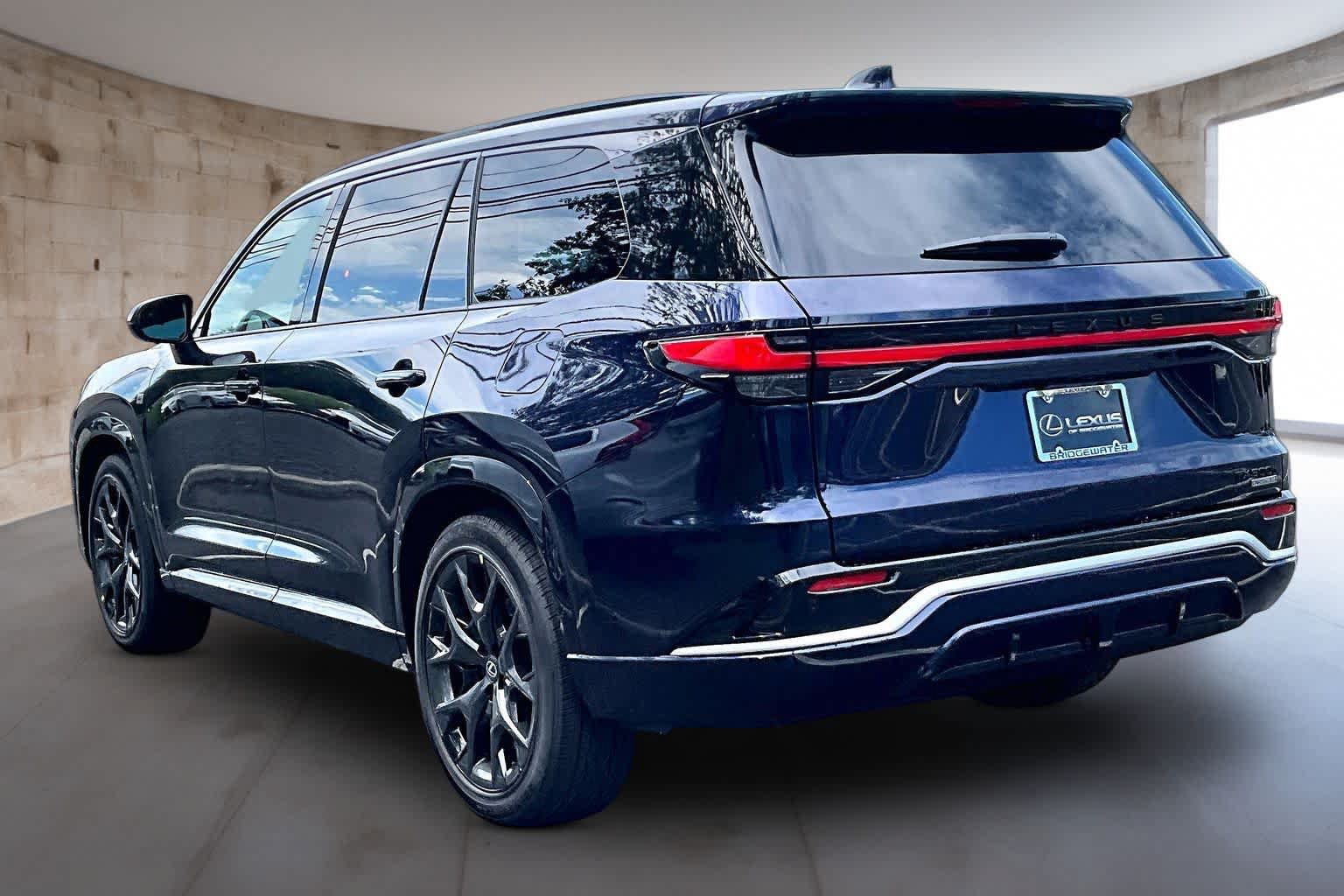 New 2026 Lexus TX 500h AWD w/ Technology Package image 3