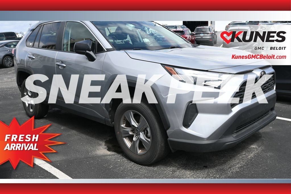 Used 2025 Toyota RAV4 LE AWD/4WD image 1