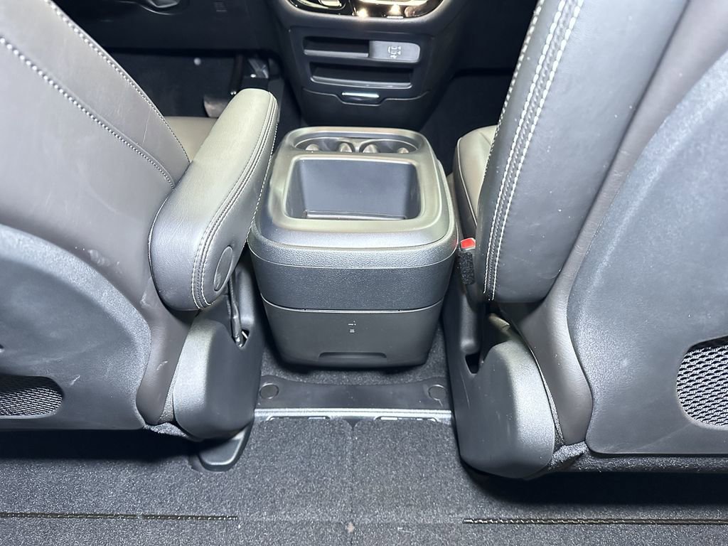 New 2026 Chrysler Voyager LX image 25