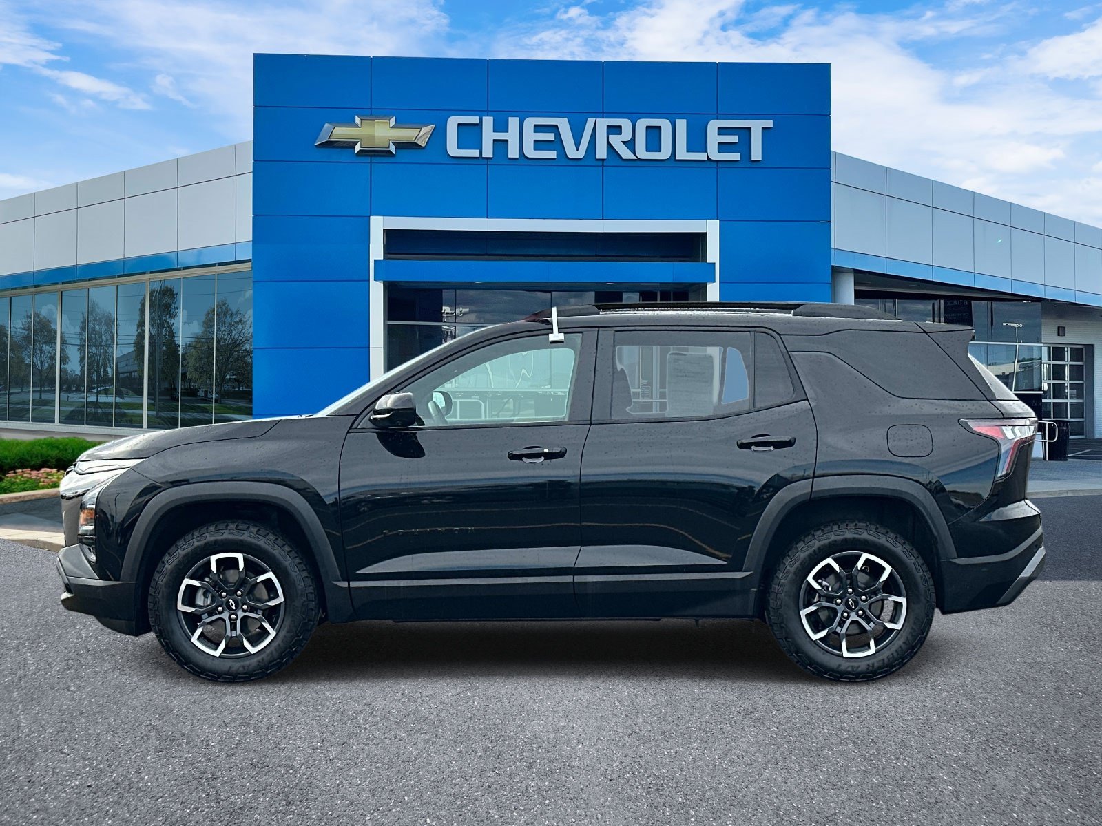 Certified 2025 Chevrolet Equinox ACTIV w/ Safety and Technology Package AWD/4WD image 5