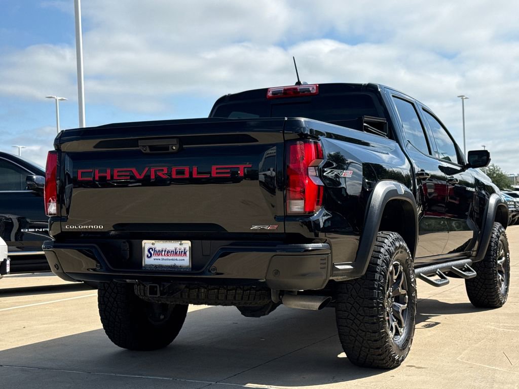 Used 2025 Chevrolet Colorado ZR2 w/ Technology Package AWD/4WD image 8