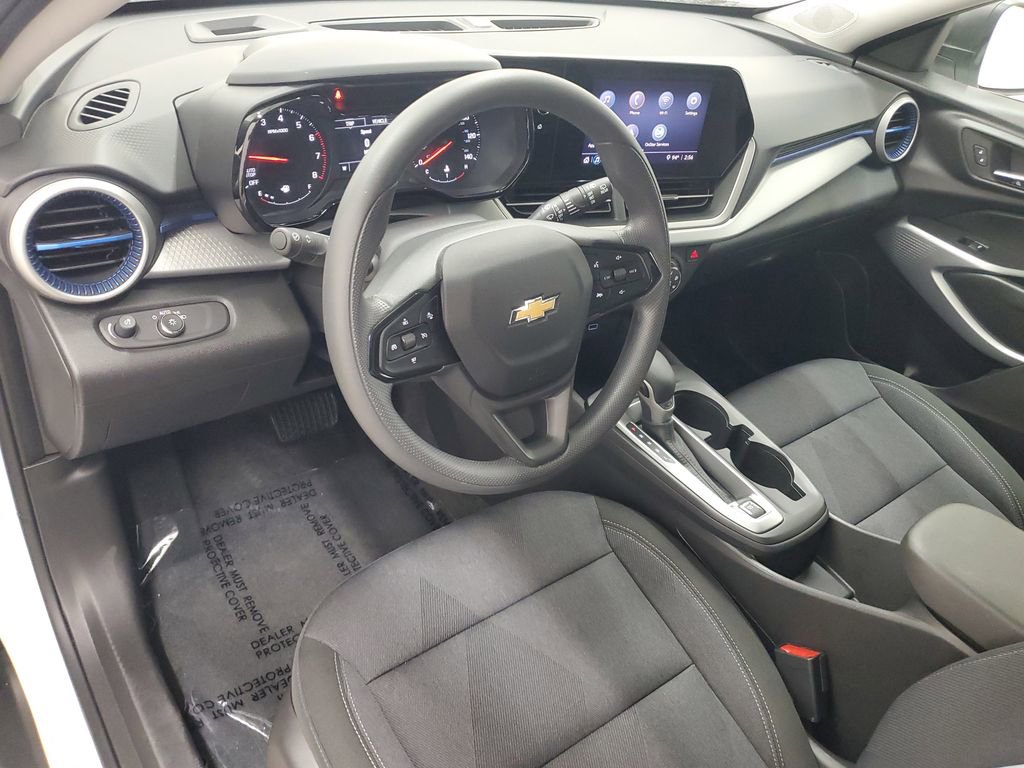 Used 2025 Chevrolet Trax LS w/ Driver Confidence Package image 17