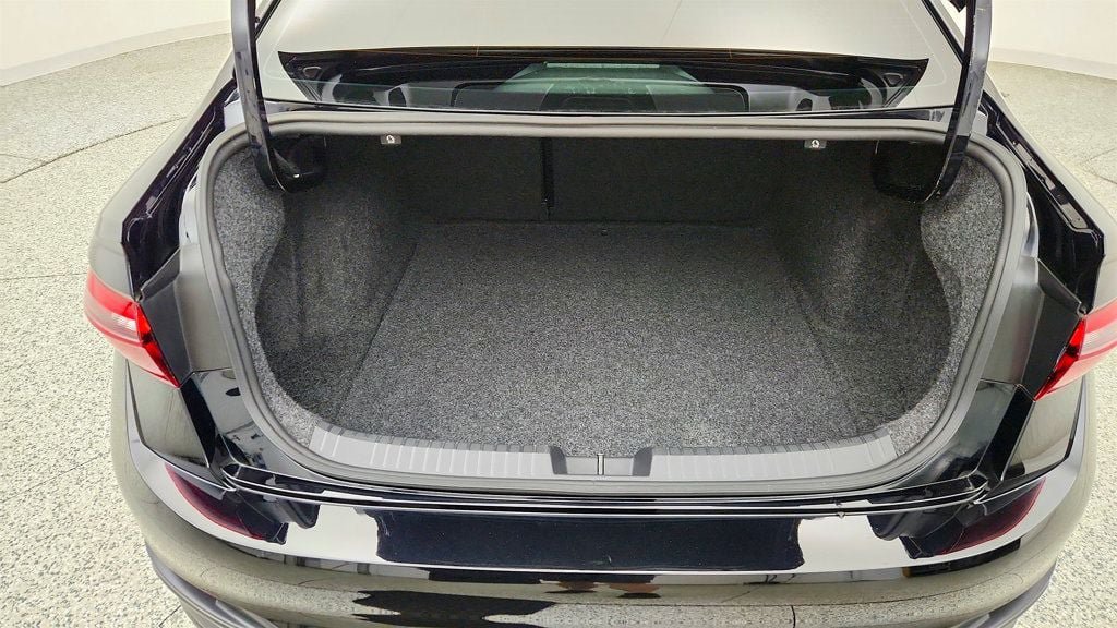 Used 2022 Volkswagen Jetta SE FWD image 22