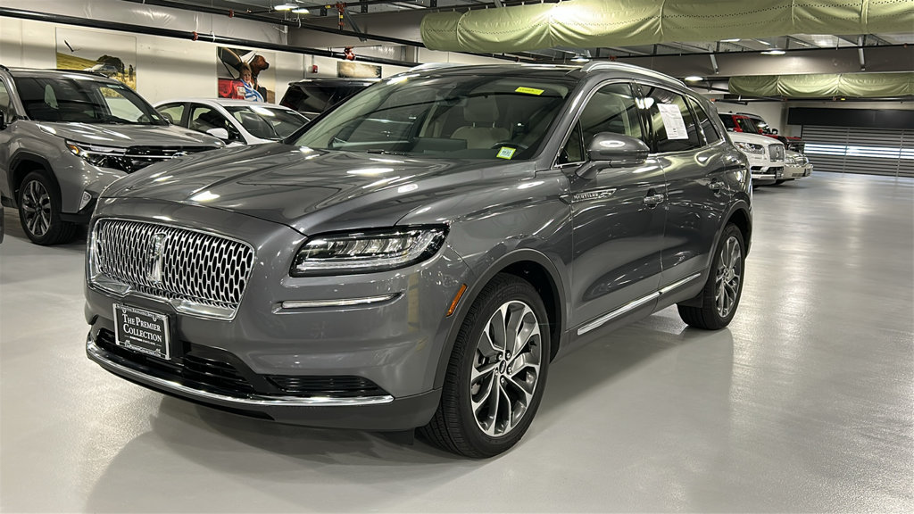 Used 2021 Lincoln Nautilus Reserve AWD/4WD image 3