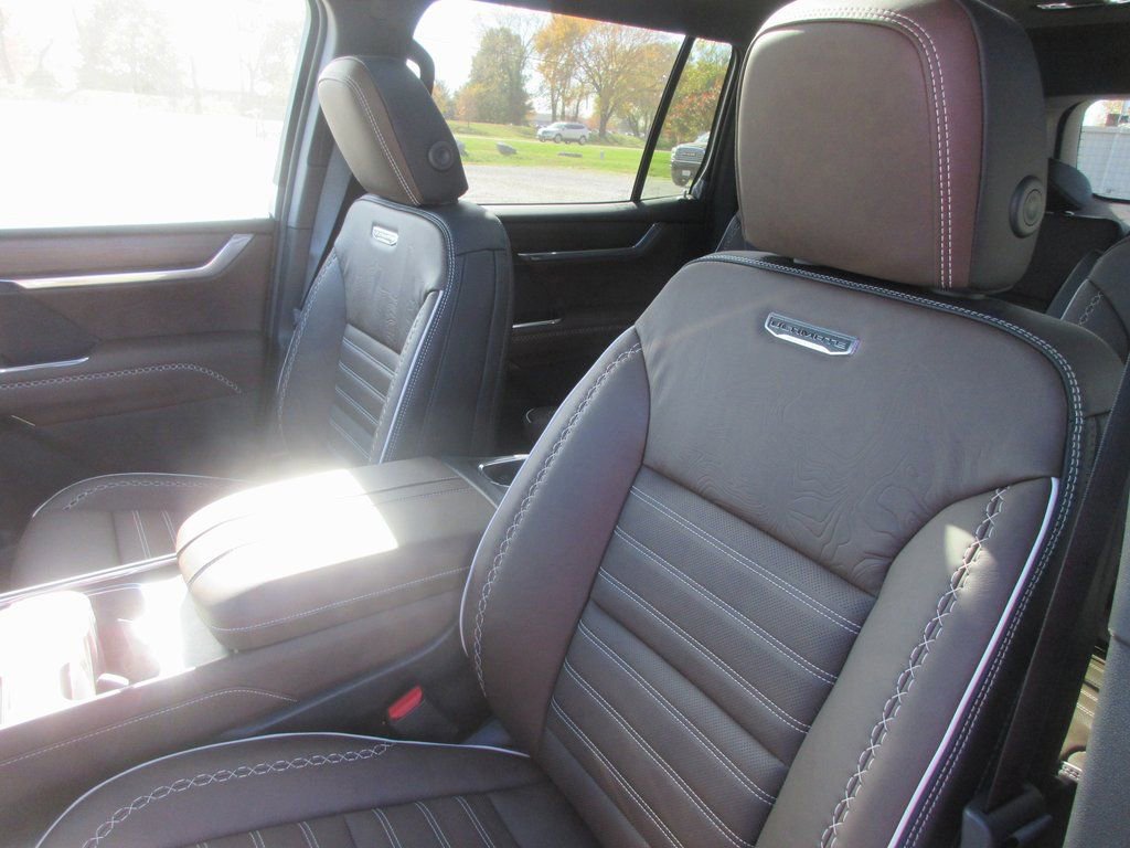 New 2026 GMC Acadia Denali Ultimate image 13