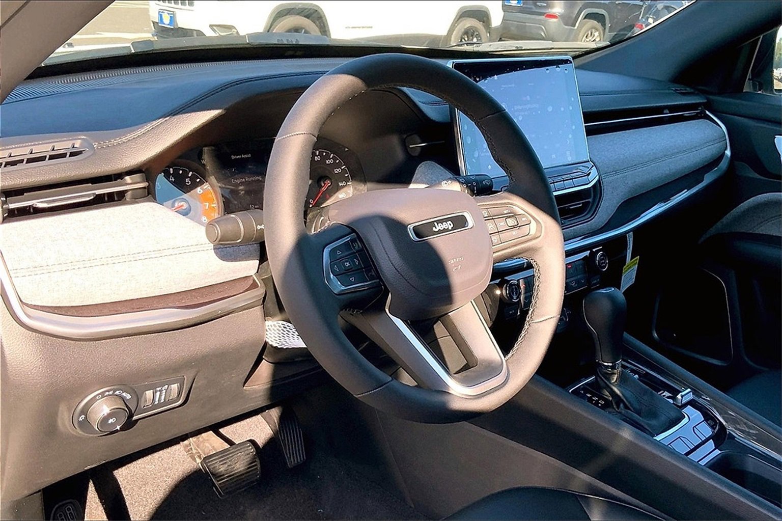 New 2023 Jeep Compass Latitude w/ Sun and Sound Group image 9