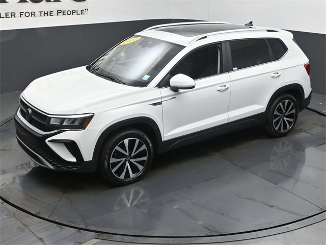 Used 2023 Volkswagen Taos SE w/ Panoramic Sunroof Package image 44