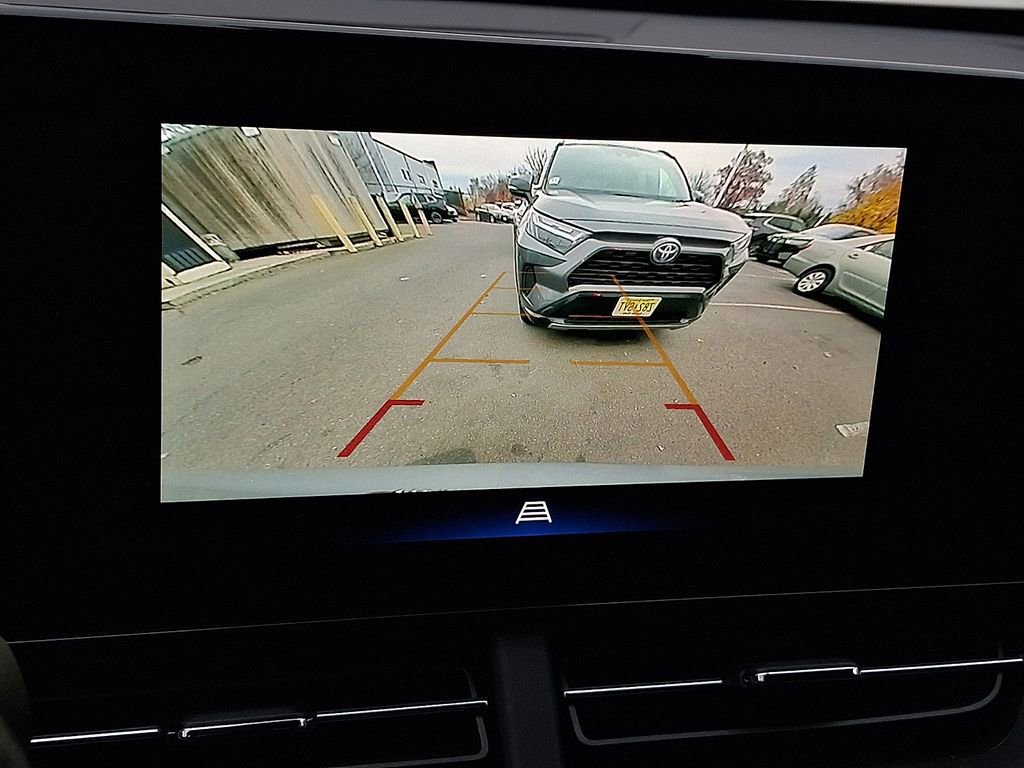 Used 2025 Chevrolet Trax RS image 17