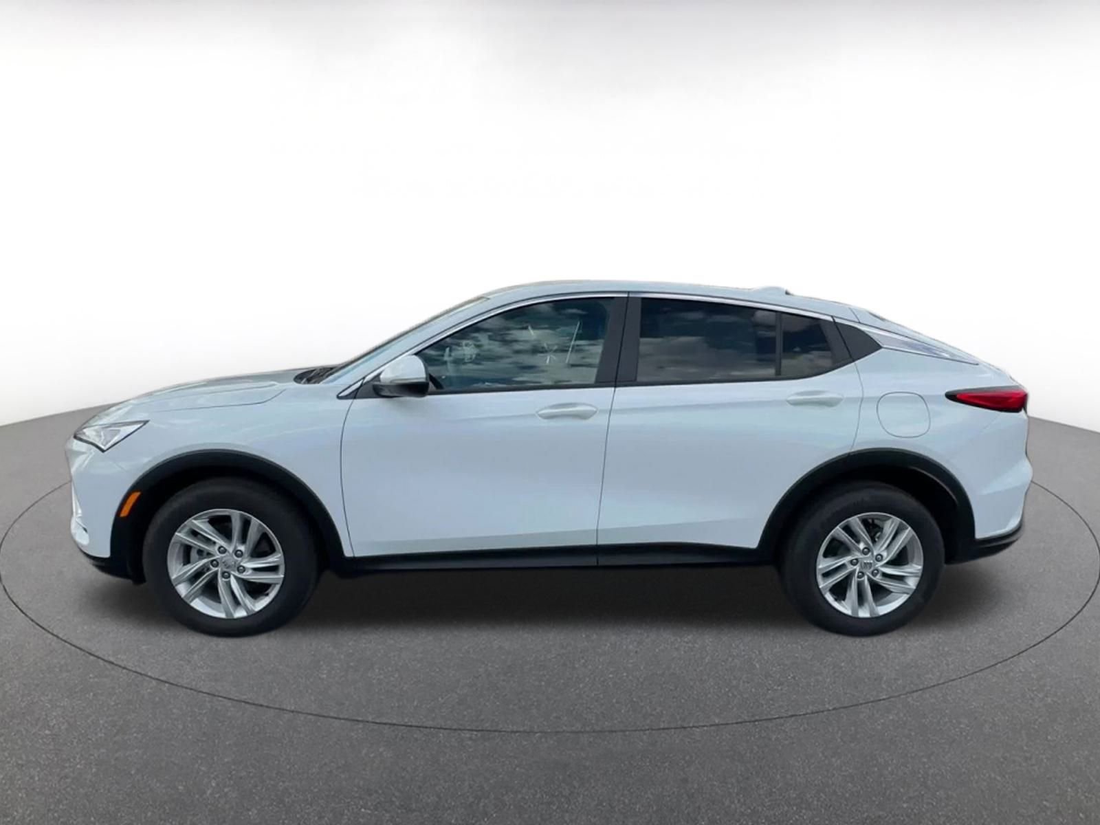 Used 2025 Buick Envista Preferred image 9