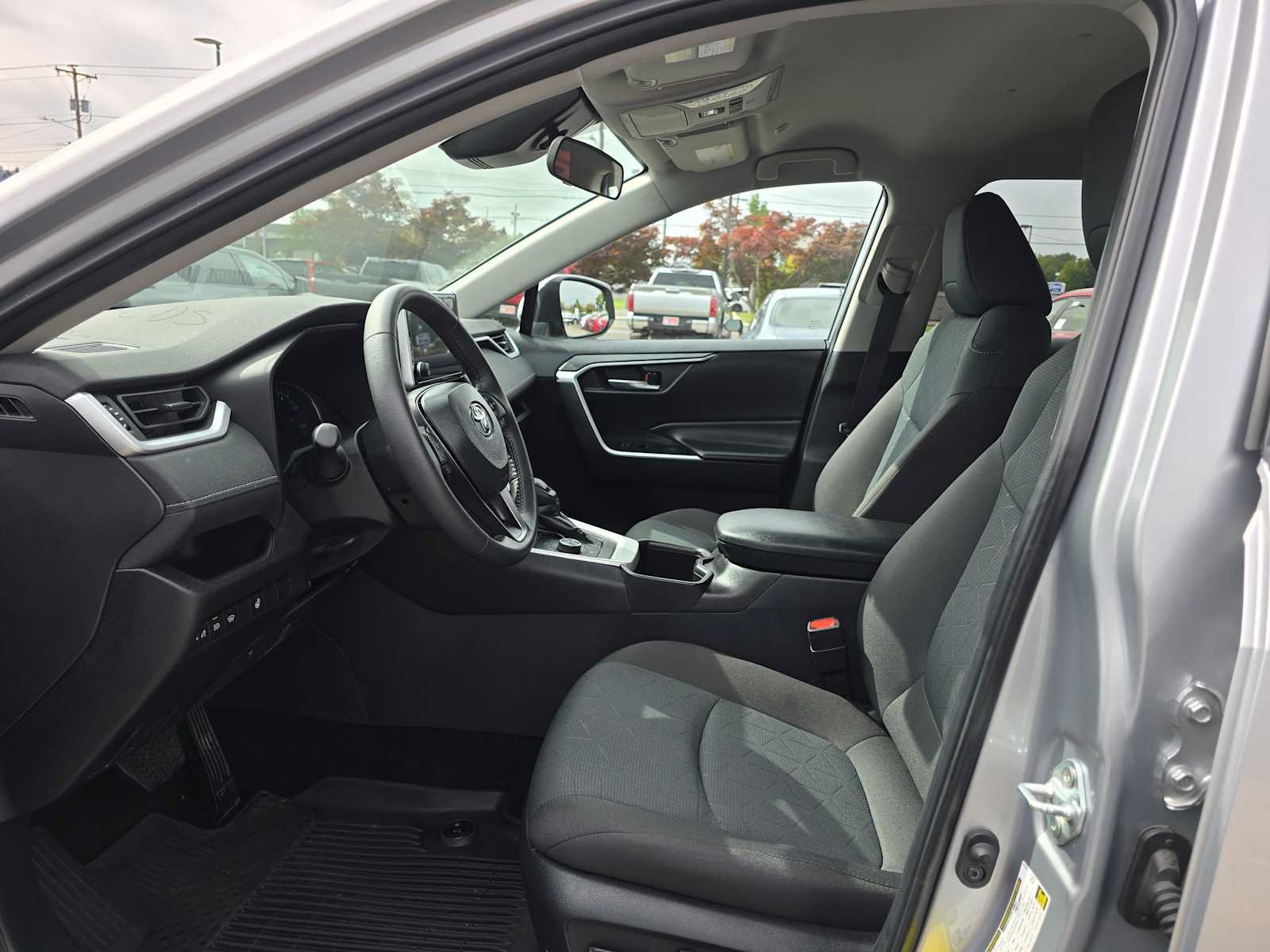 Used 2025 Toyota RAV4 XLE w/ Weather Package AWD/4WD image 20
