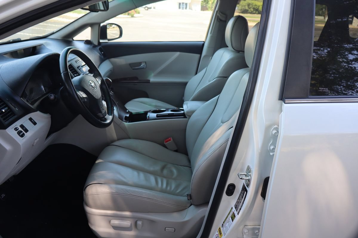 Used 2009 Toyota Venza AWD image 19