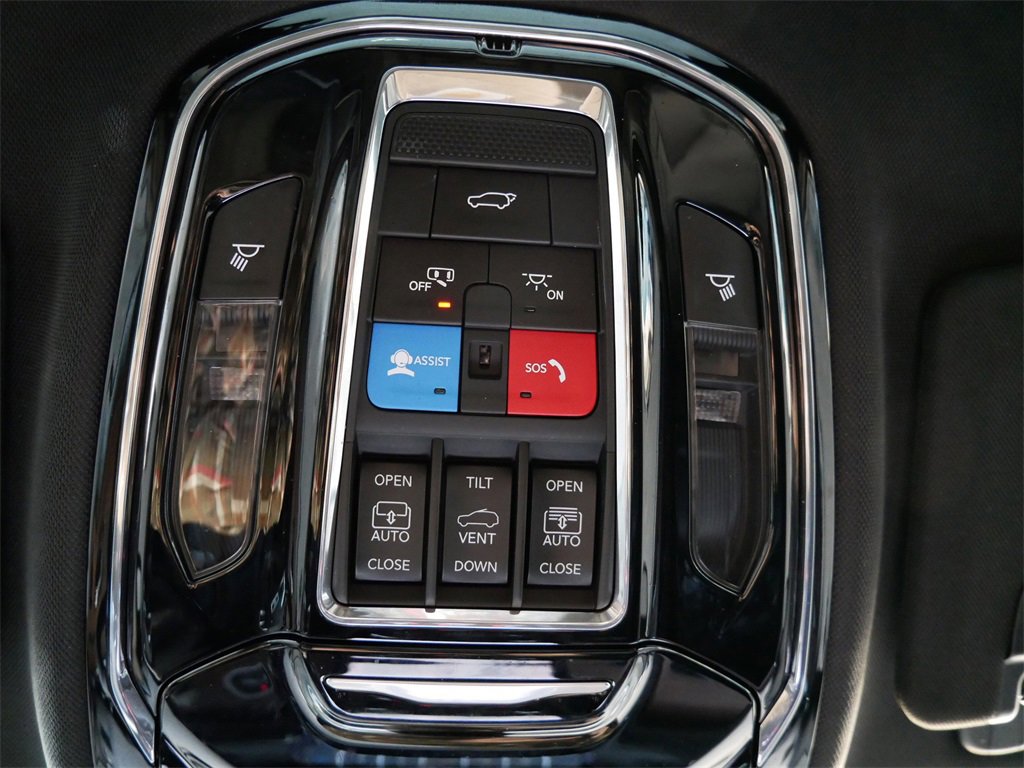 Used 2022 Jeep Grand Cherokee Summit w/ Advanced Protech Group IV image 25