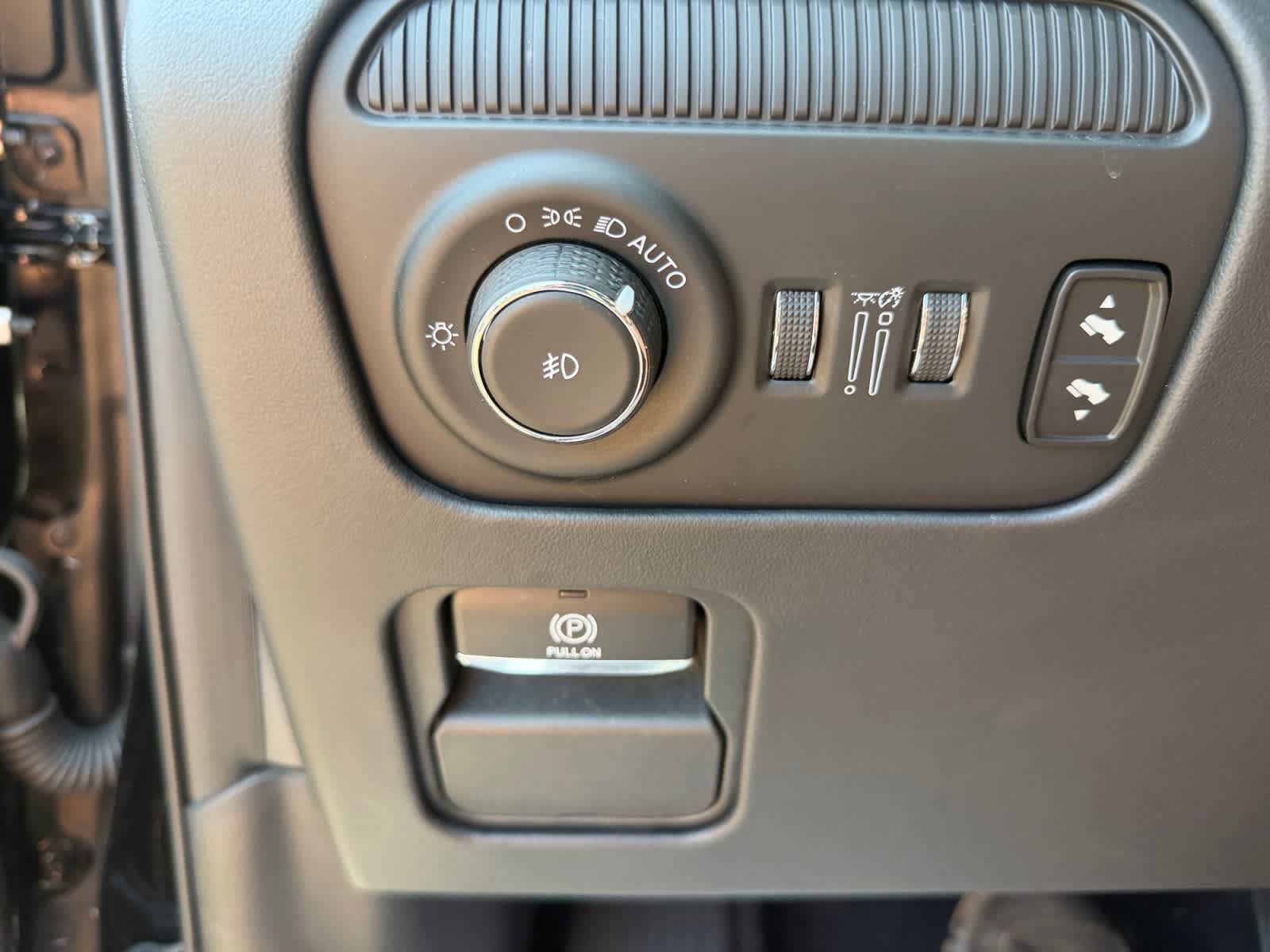 Used 2023 Jeep Grand Wagoneer Series III AWD/4WD image 25
