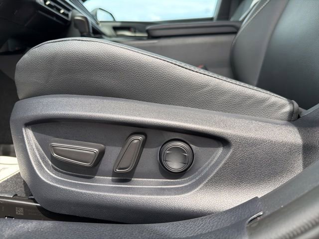 Used 2025 Toyota Camry SE FWD image 18