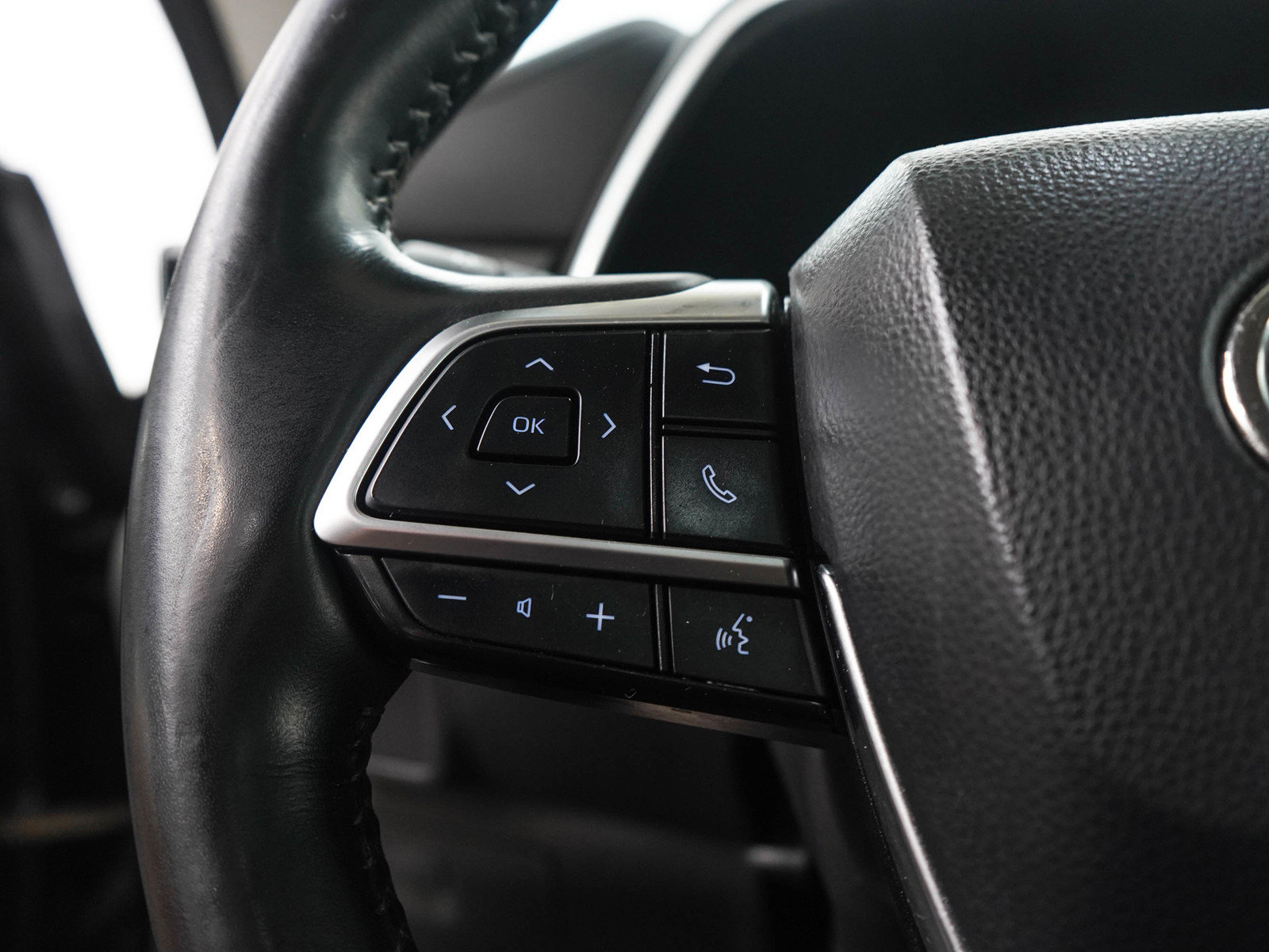 Used 2021 Toyota Highlander Limited AWD/4WD image 27