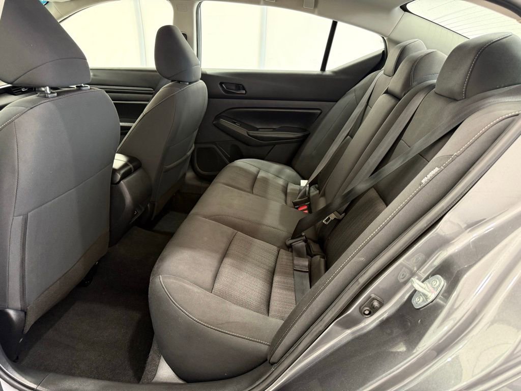 Used 2024 Nissan Altima 2.5 SV FWD image 15