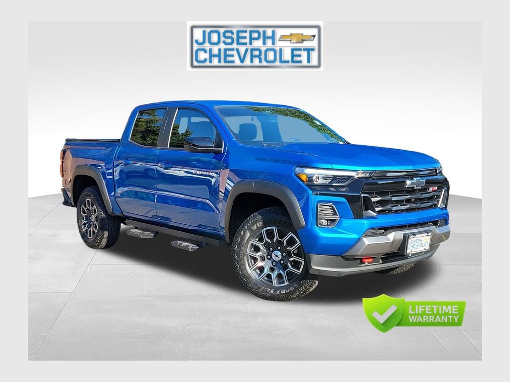 Used 2024 Chevrolet Colorado Z71 w/ Z71 Convenience Package 2