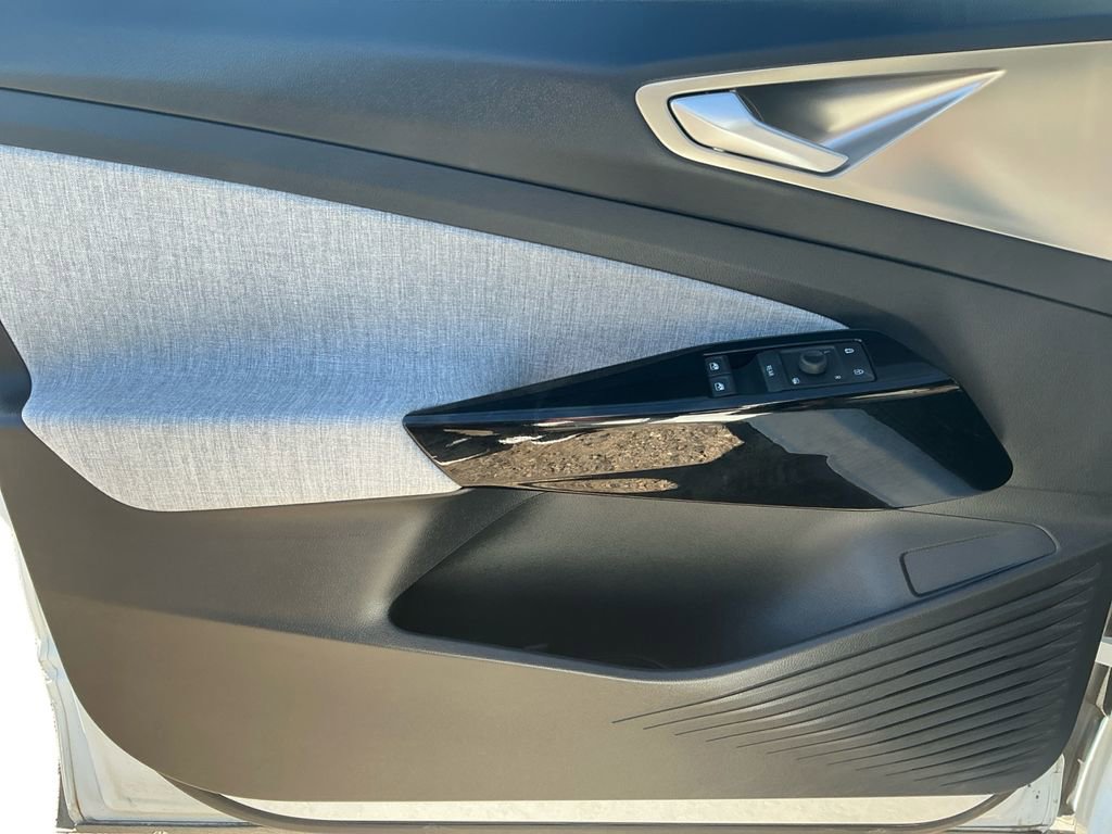 Used 2023 Volkswagen ID.4 Pro image 22